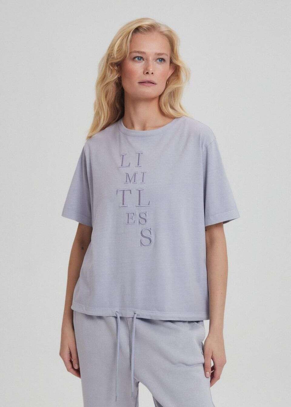 T-shirt damski z wiązaniem
