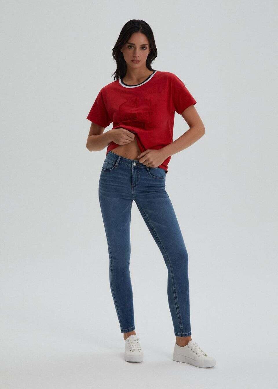 Jeansy skinny z knitted denimu