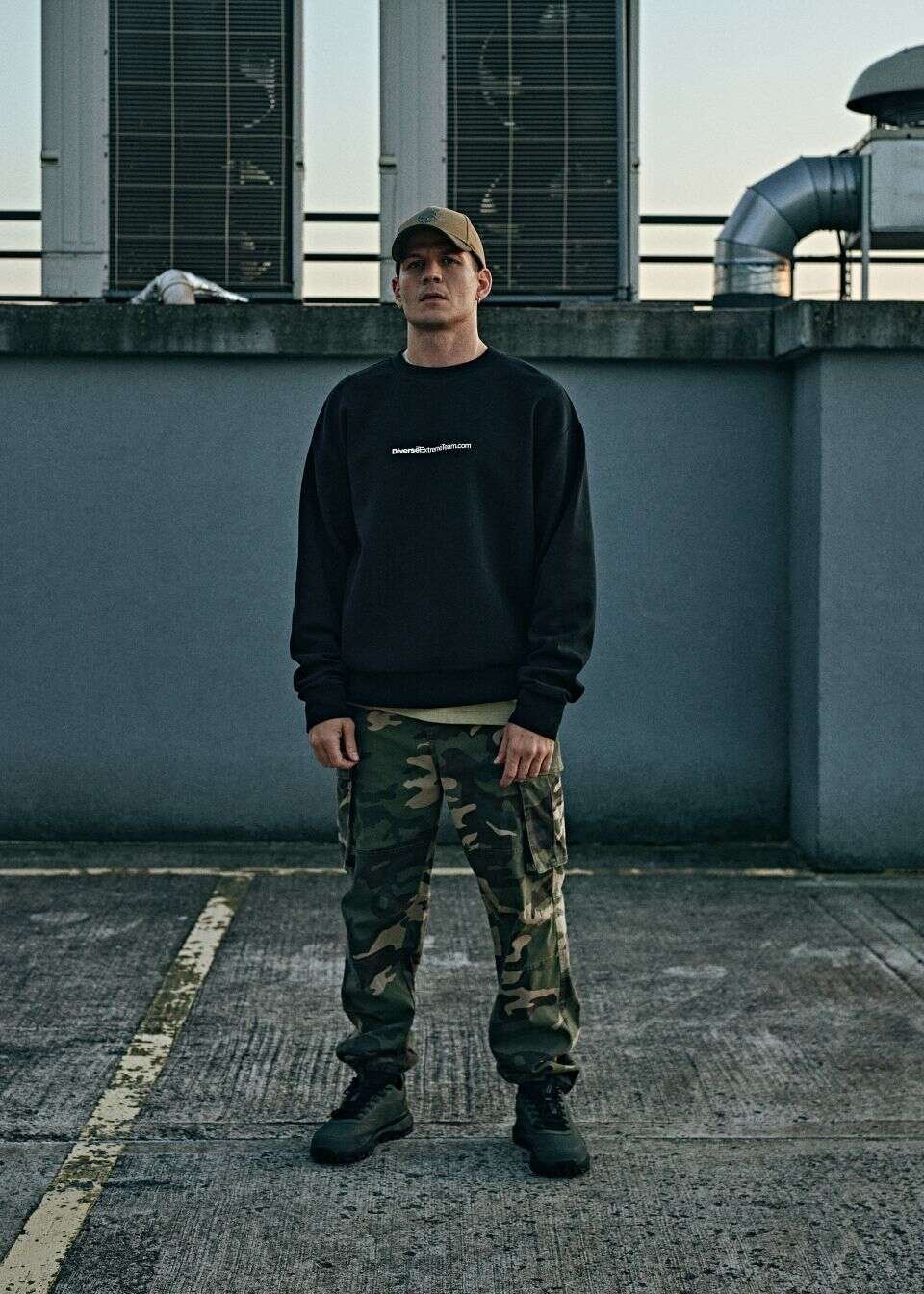 Minimalistyczna bluza męska