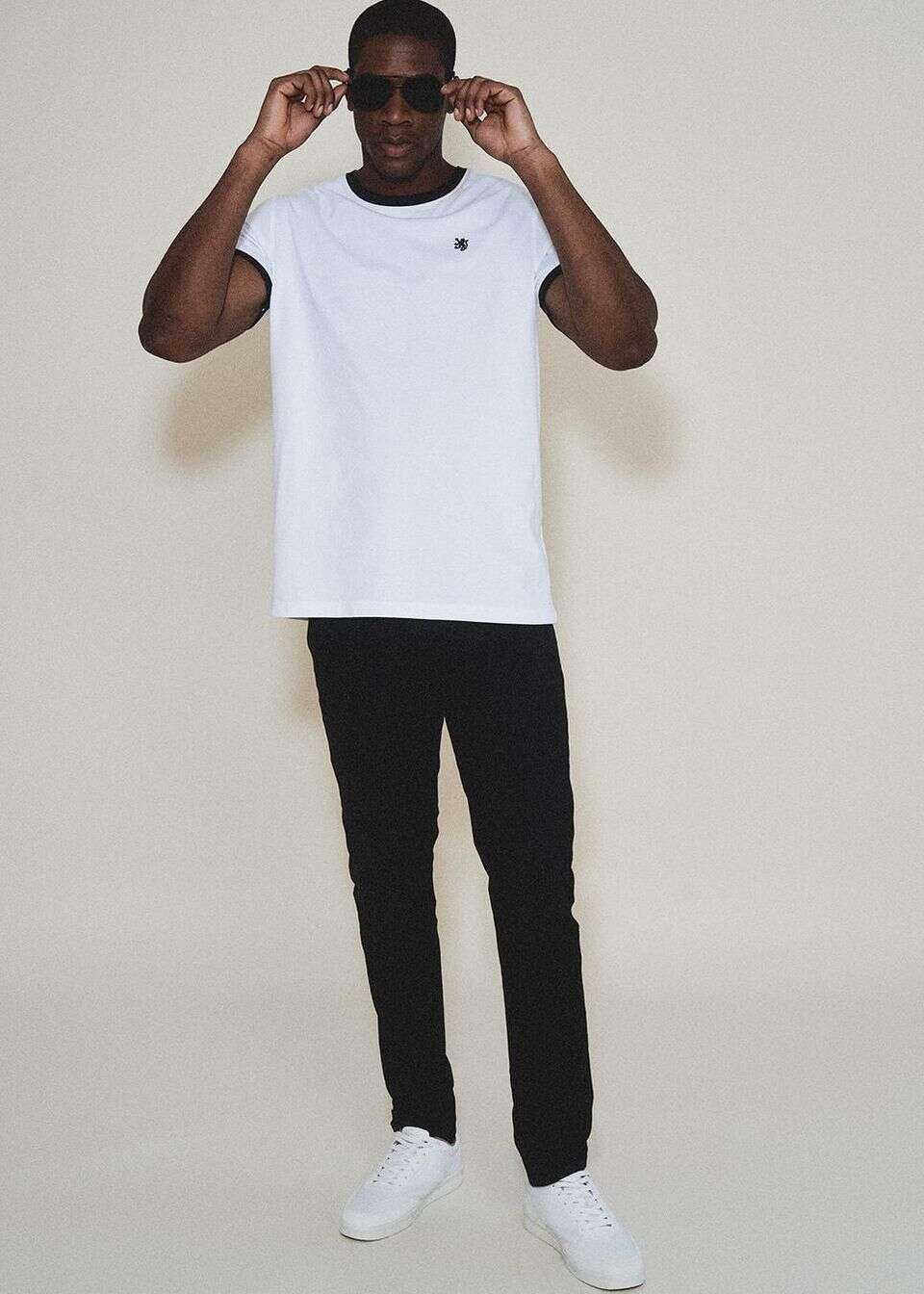 Jeansy o dopasowanym kroju SLIM FIT