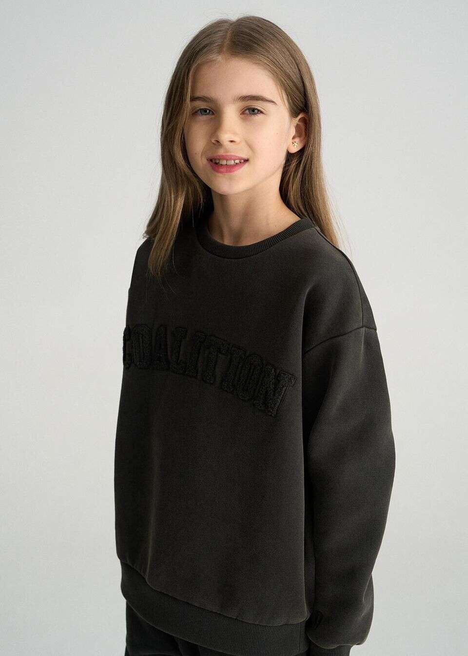 Dziecięca bluza z firmową aplikacją