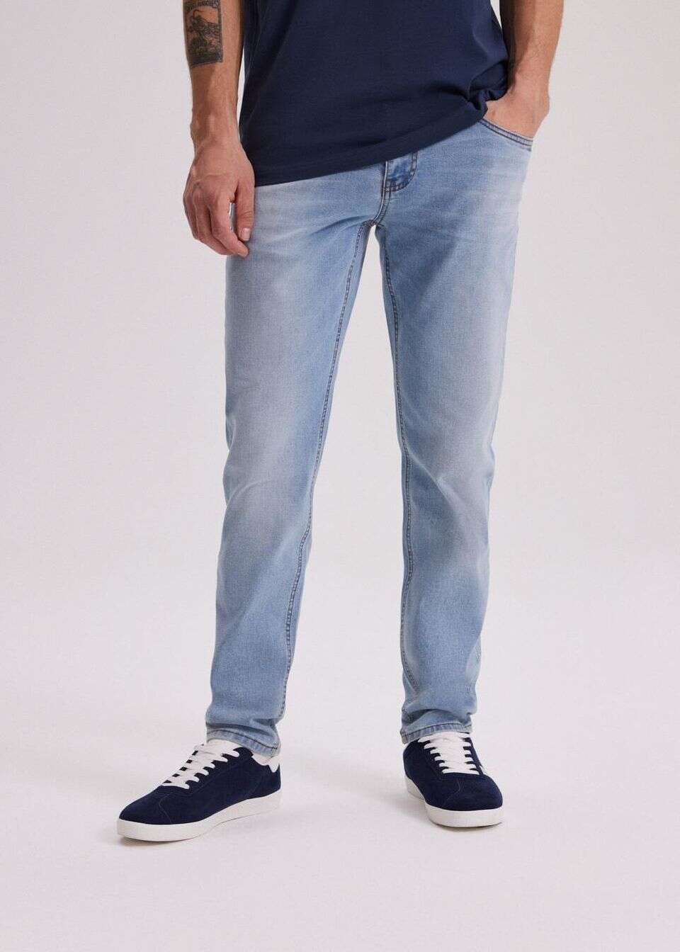 Denimowe spodnie slim fit