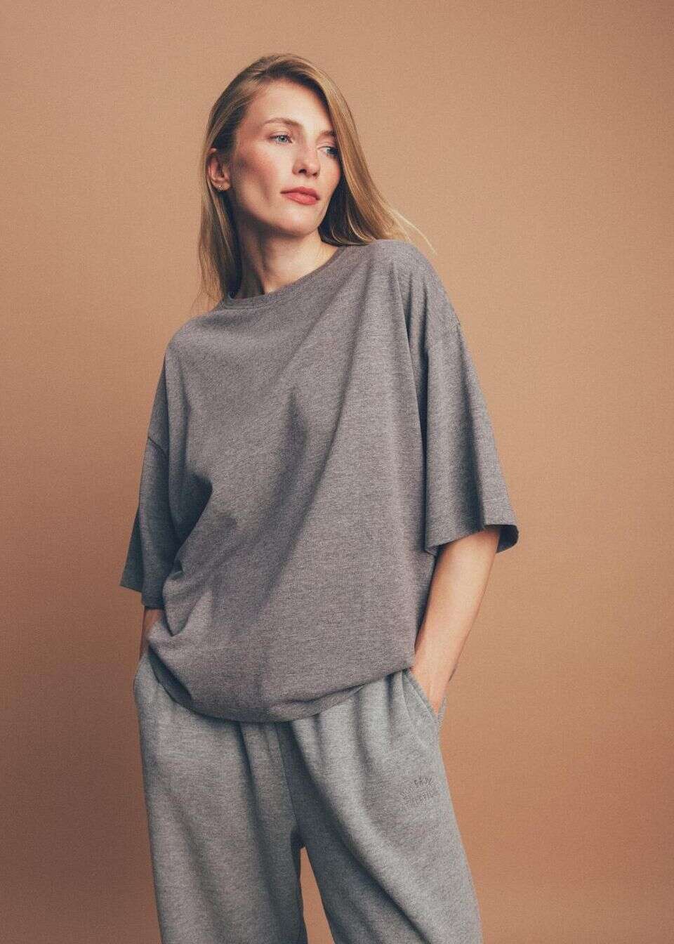 Luźna koszulka damska