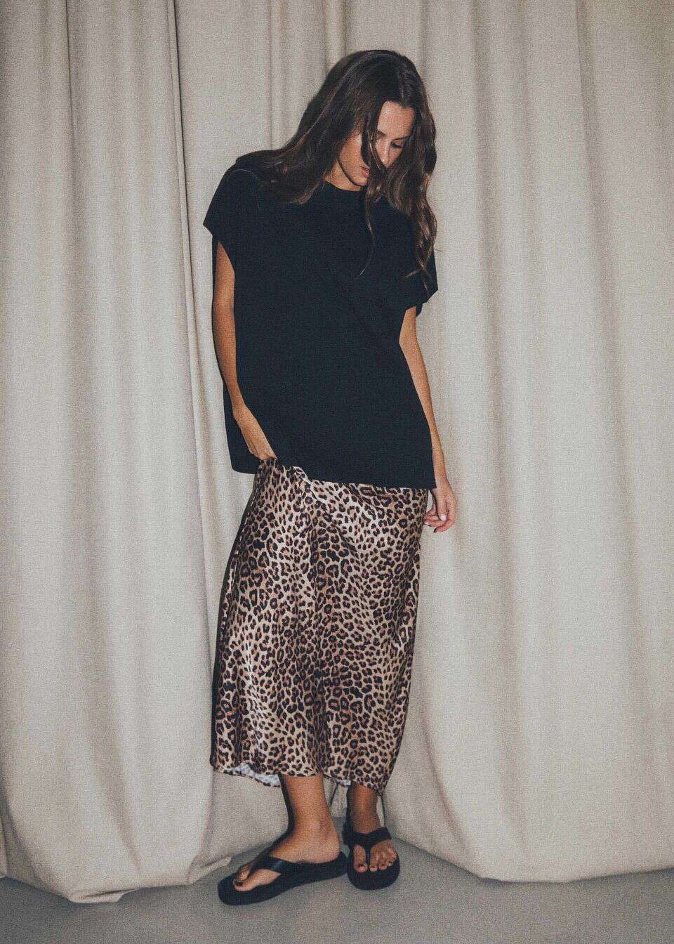 Elegancka spódnica damska w panterkowy wzór