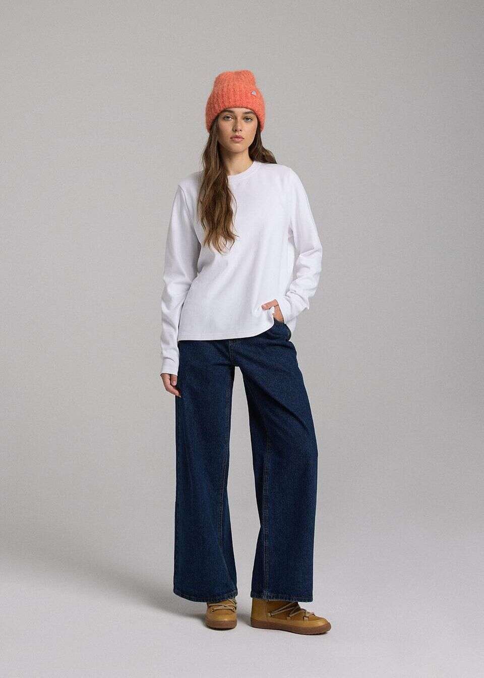 Jeansy wide leg z kolekcji CLTN