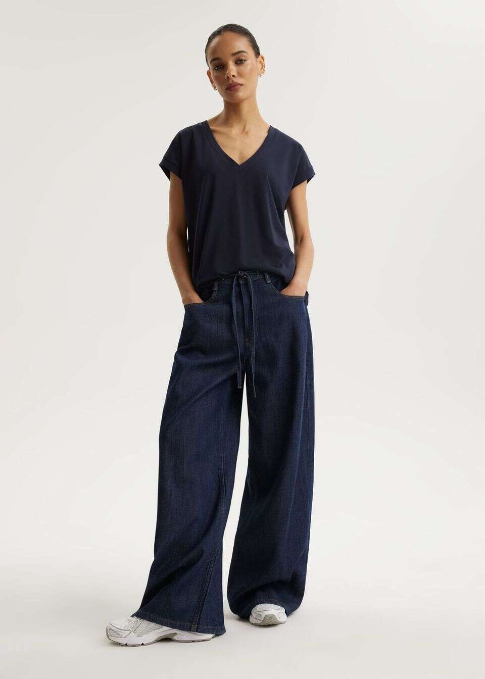 Damska koszulka z dekoltem w serek