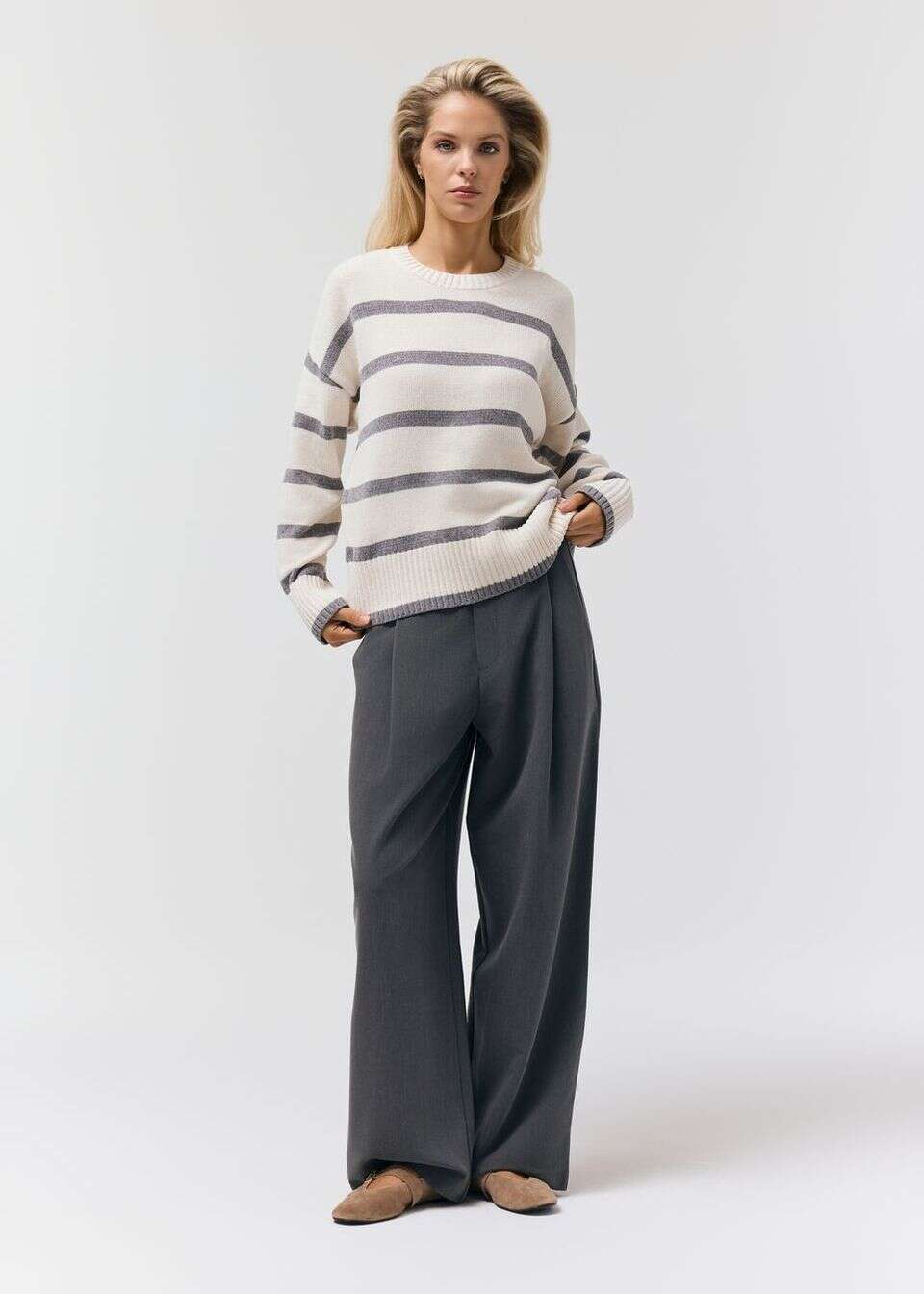 Sweter damski w paski