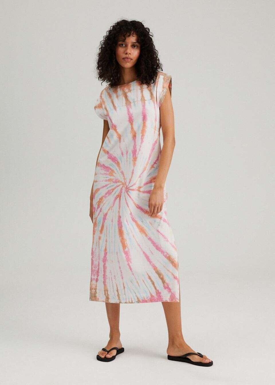 Długa sukienka z efektem tie dye