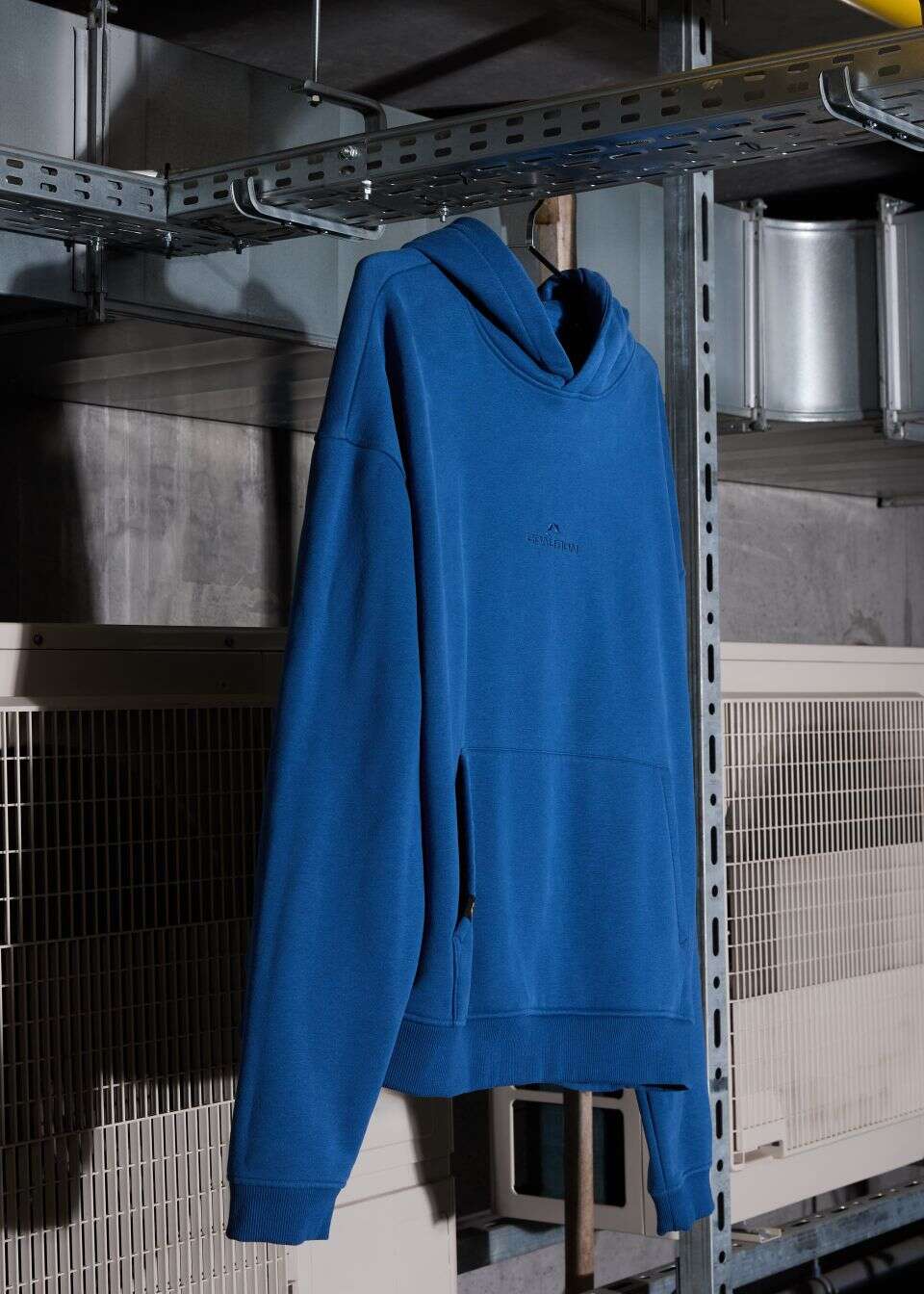 Luźna bluza z kapturem