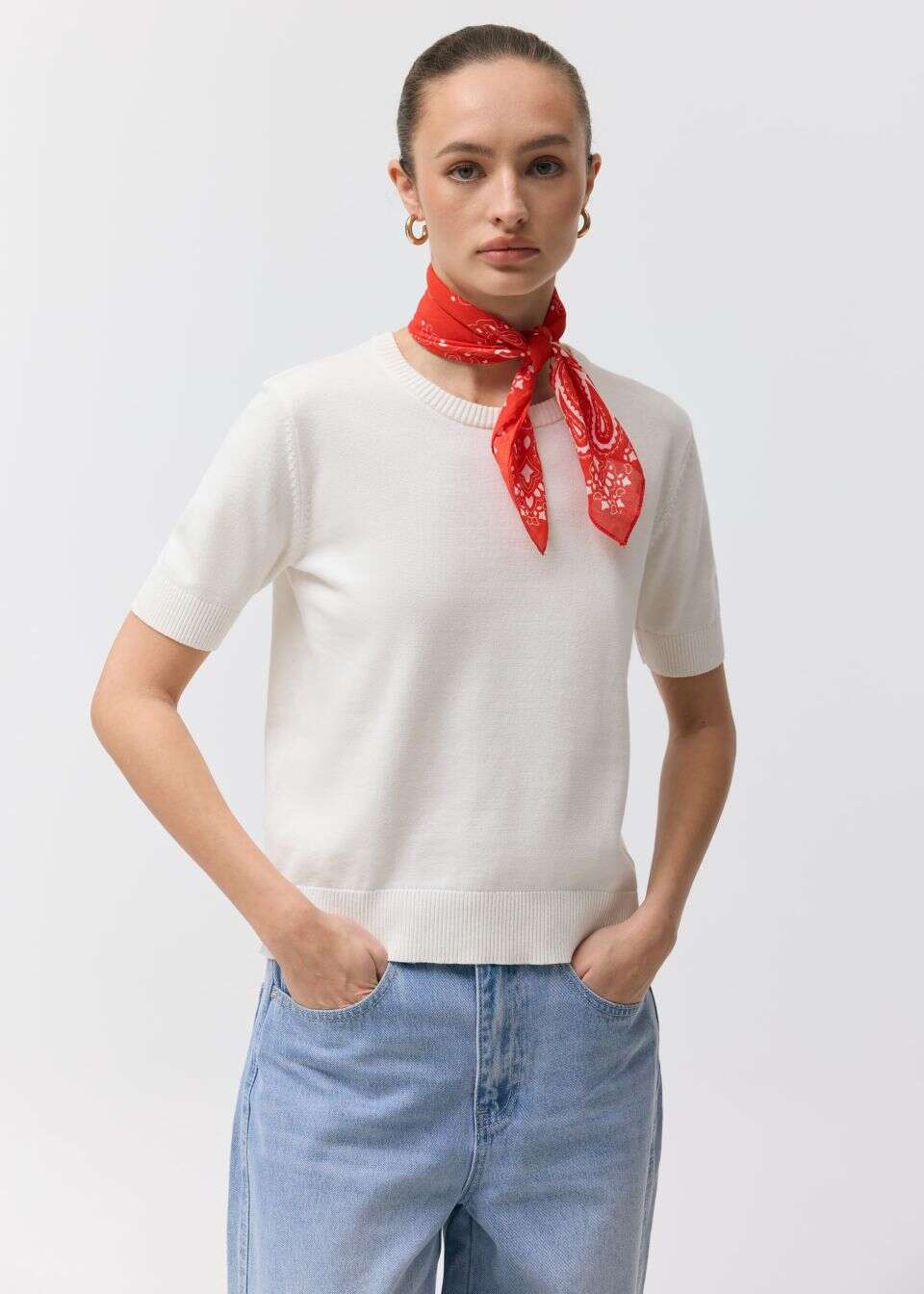 Swetrowy t-shirt damski