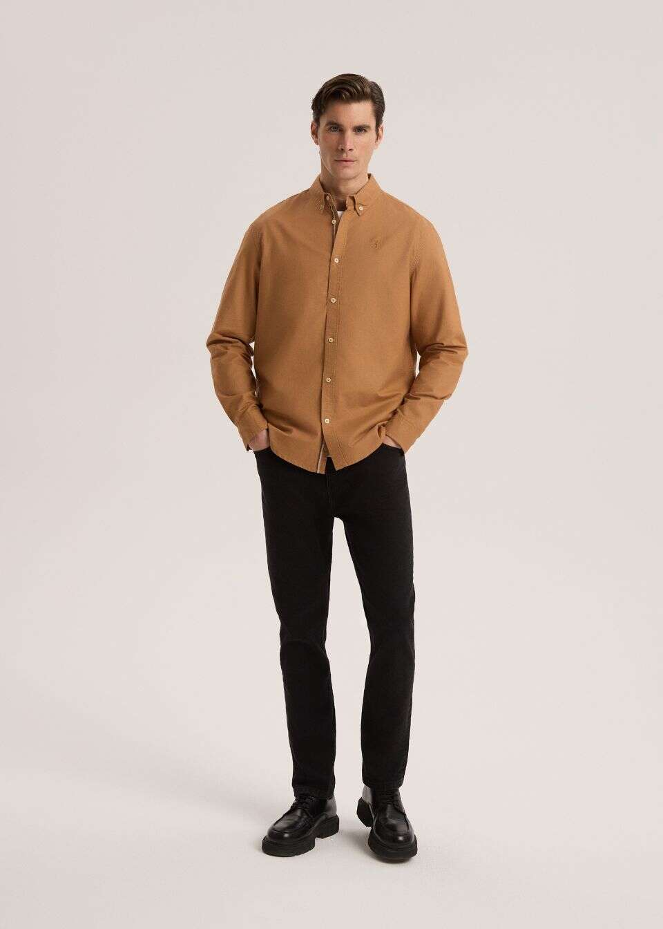 Jeansy o kroju slim fit