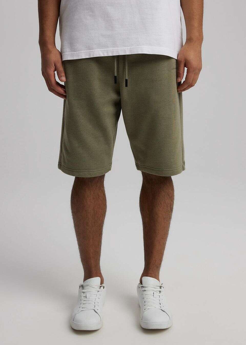 Klasyczne krótkie spodenki z dzianiny