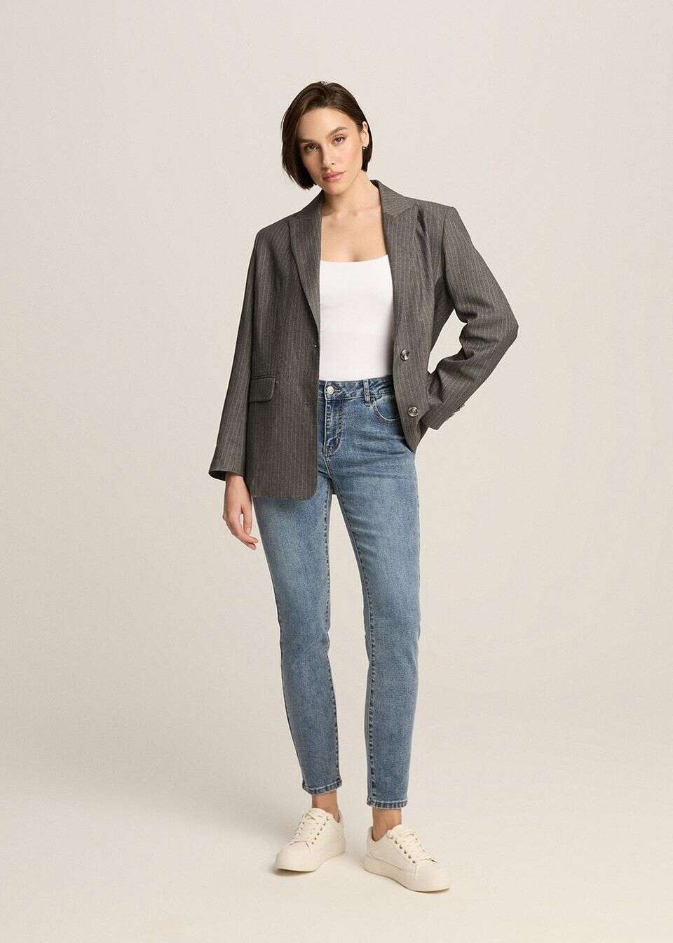 Jeansy slim fit ze średnim stanem
