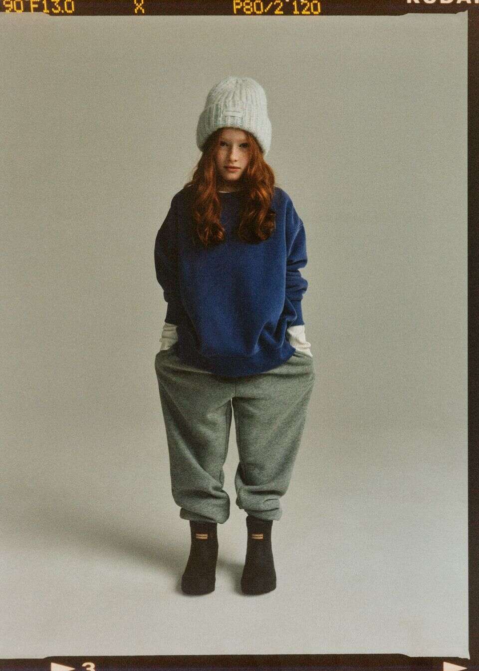 Bluza dziecięca oversize z ozdobnym haftem