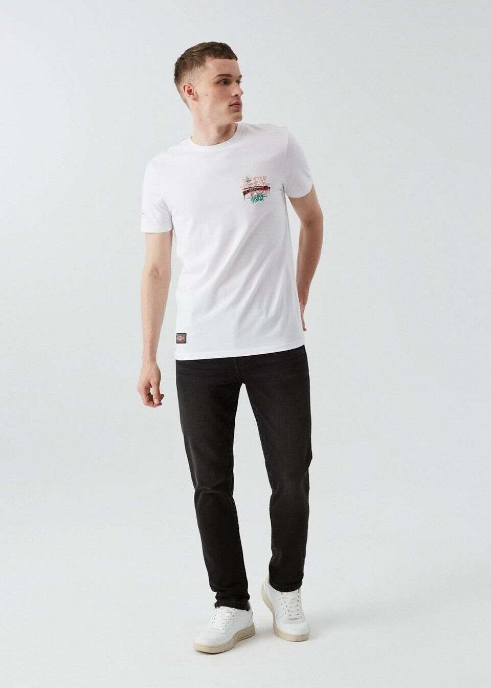 Klasyczne jeansy o kroju slim fit