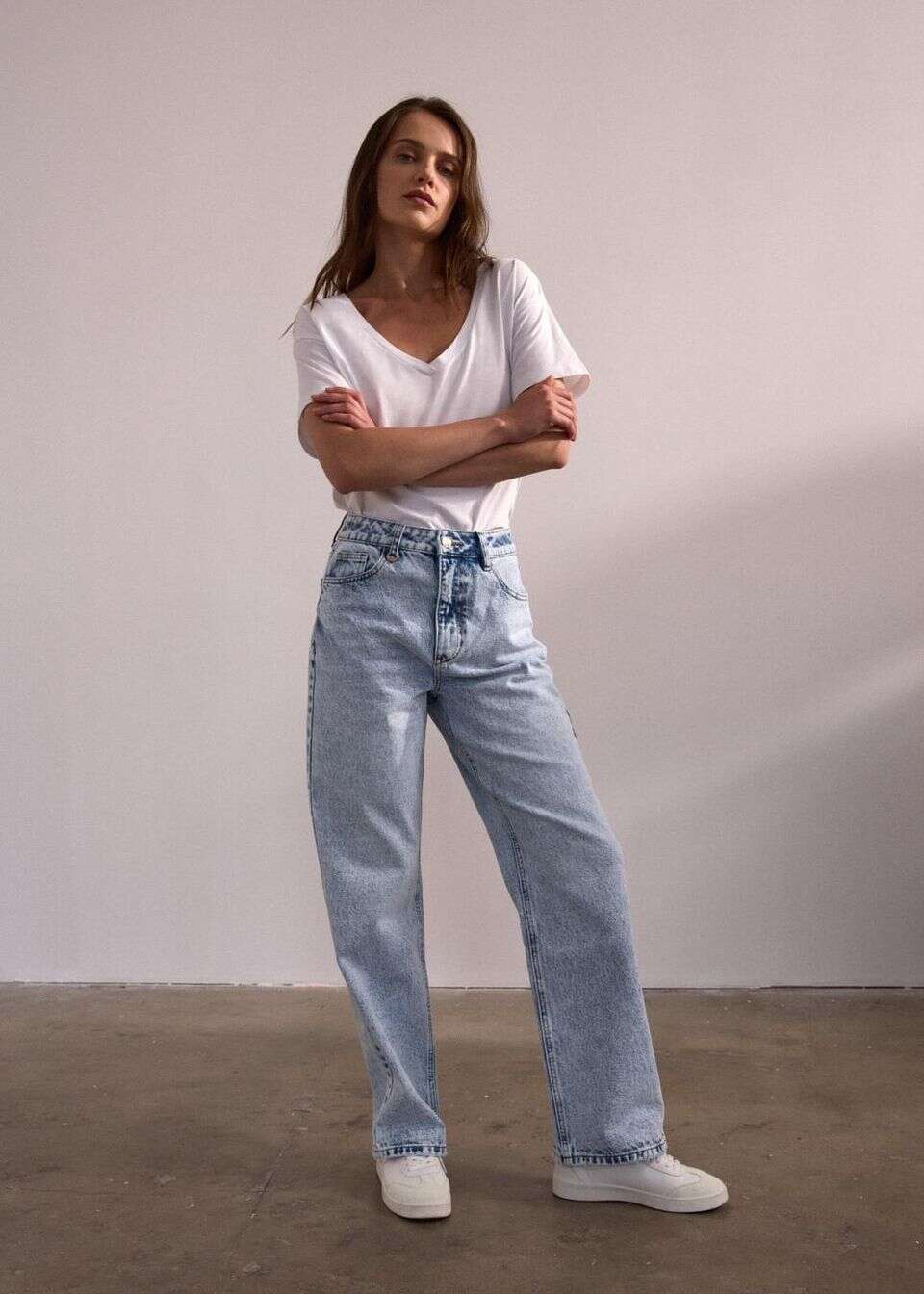 Jeansy regular fit z wysokim stanem